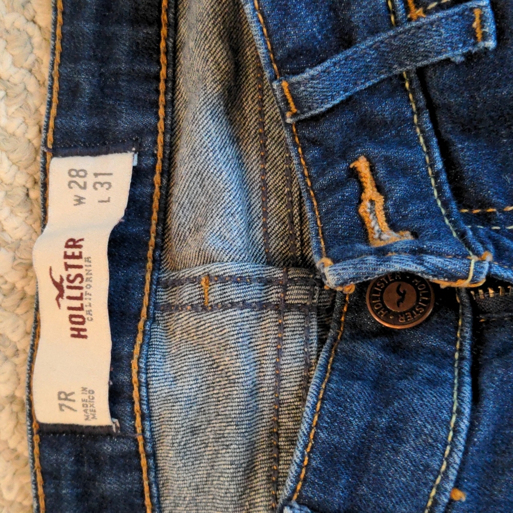 Hollister distressed jeans - Picture 3 of 8